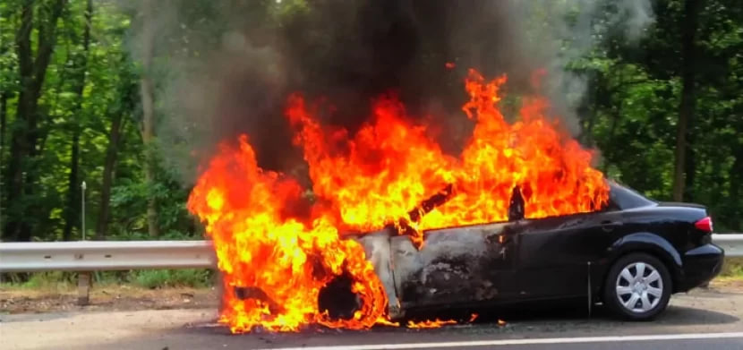 Bakıda &ldquo;Opel&rdquo; markalı avtomobil YANDI - VİDEO