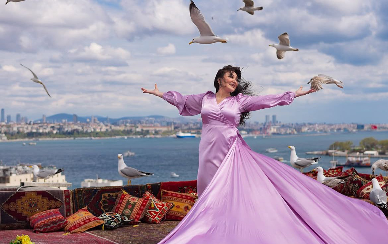66 yaşlı Nazpəridən İstanbul- Fotosessiyası