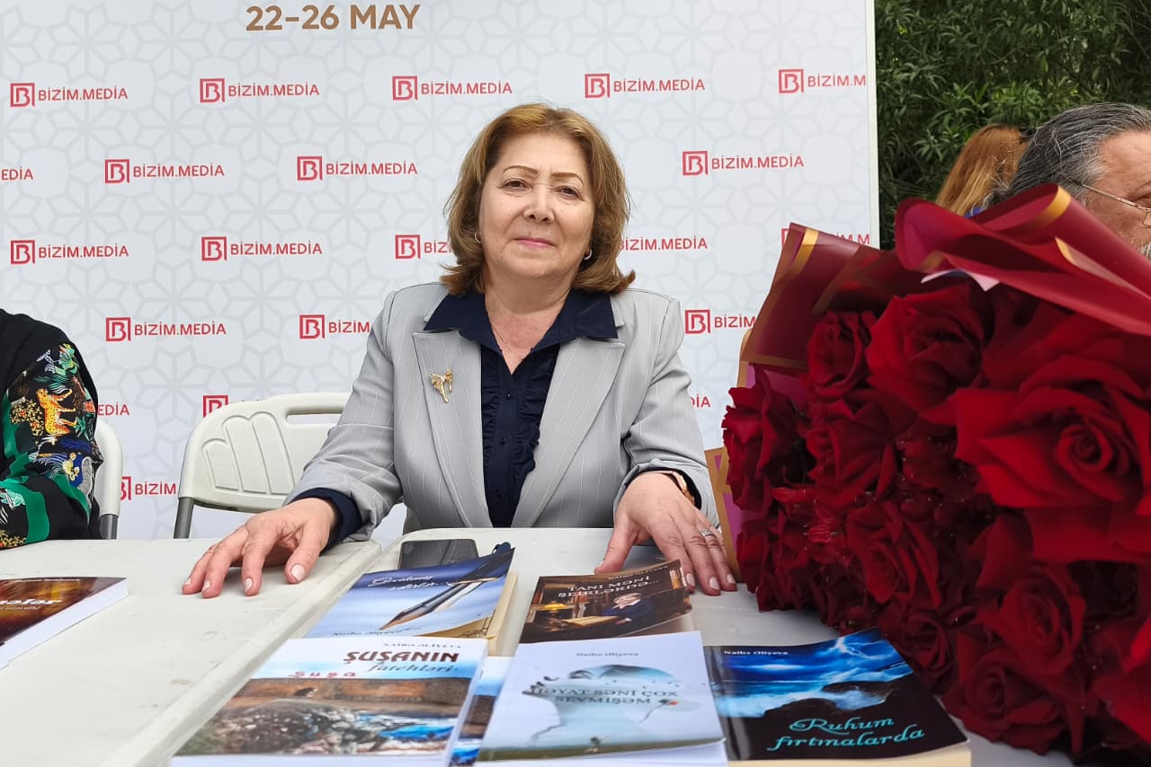 Beş kitabın müəllifi olan Naibə Əliyeva oxucuları ilə görüşdü &ndash; FOTO