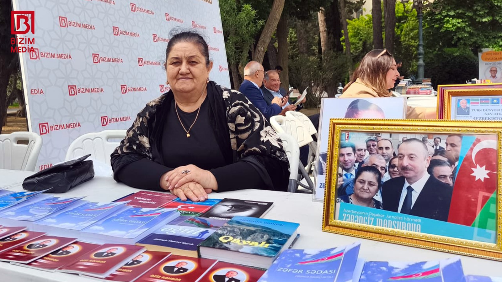 Publisist Zərəngiz Qayalının oxucularla görüşü keçirilib - FOTO Publisist Zərəngiz Qayalının oxucularla görüşü keçirilib - FOTO