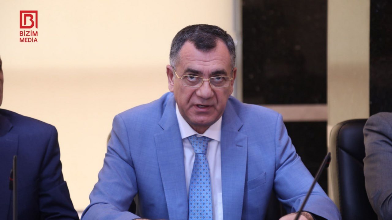 Qüdrət Həsənquliyev: "Məktəblərin yanında heyvanları kəsirlər, başını nümayiş etdirirlər, bu isə&hellip;&rdquo;