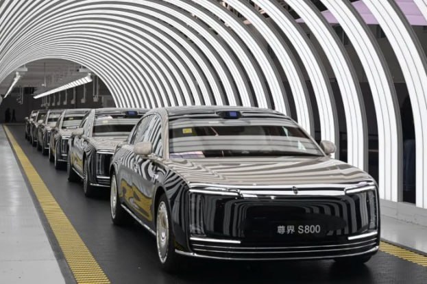 Çin "Rolls-Royce"a meydan oxuyur: 170 000 dollarlıq "Maextro" sedanı təqdim edildi