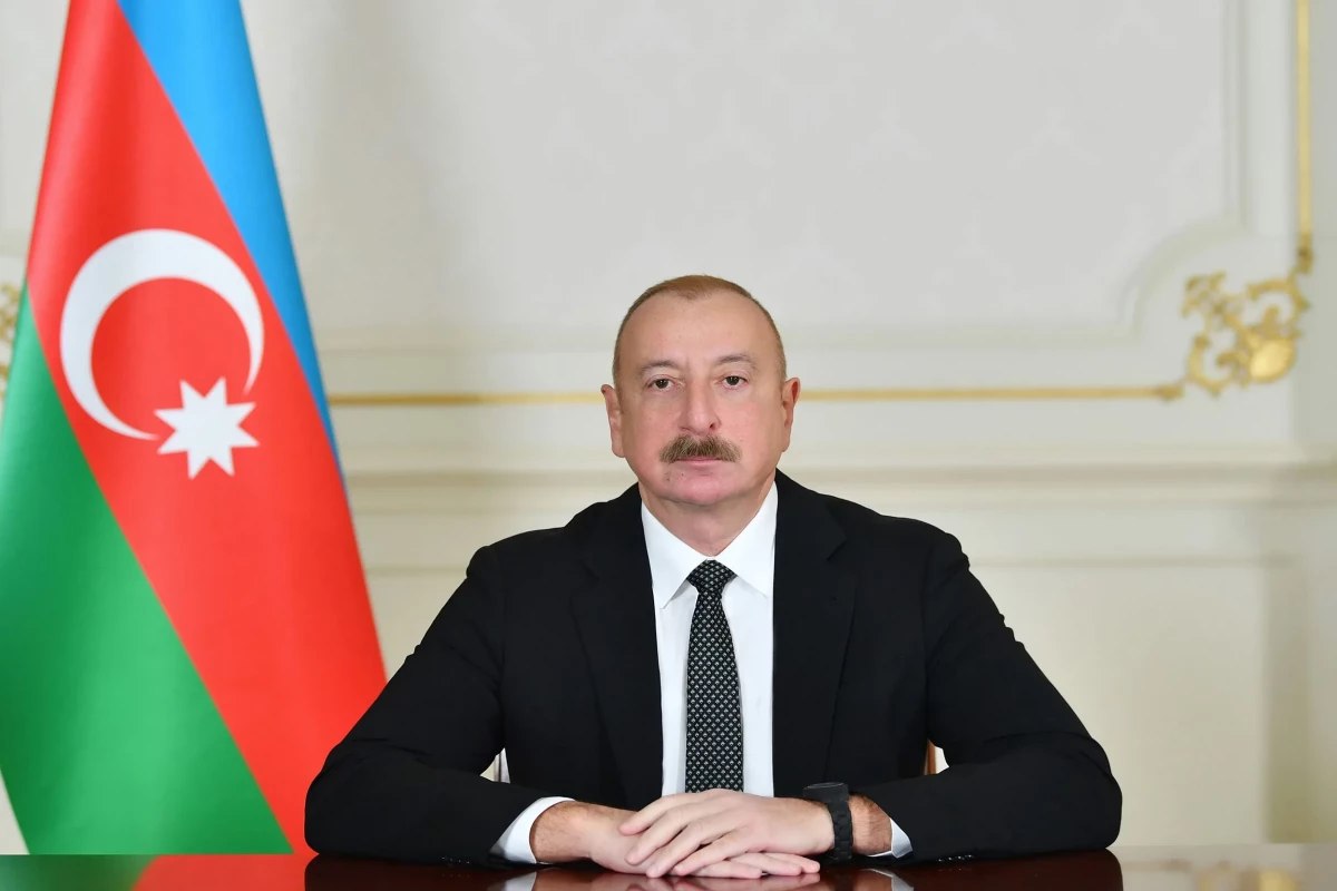 Prezidentdən Müstəqillik Günü ilə bağlı PAYLAŞIM - FOTO
