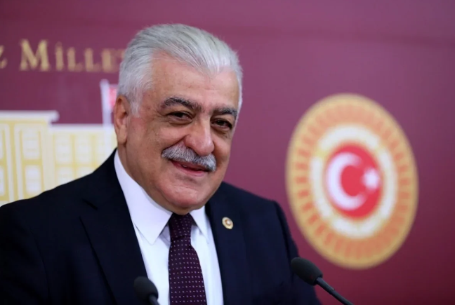 Şamil Ayrım: 28 May həm də Türk dünyasının birlik simvoludur - FOTO Şamil Ayrım: 28 May həm də Türk dünyasının birlik simvoludur - FOTO