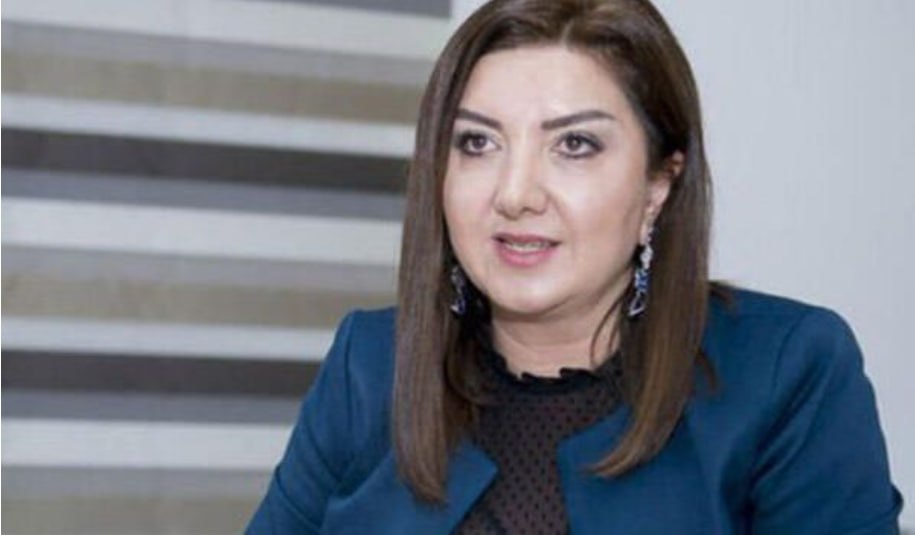 "Yəqin Fatimə əsas üzünü evdə qoyub obrazla gelib o EFİRƏ"