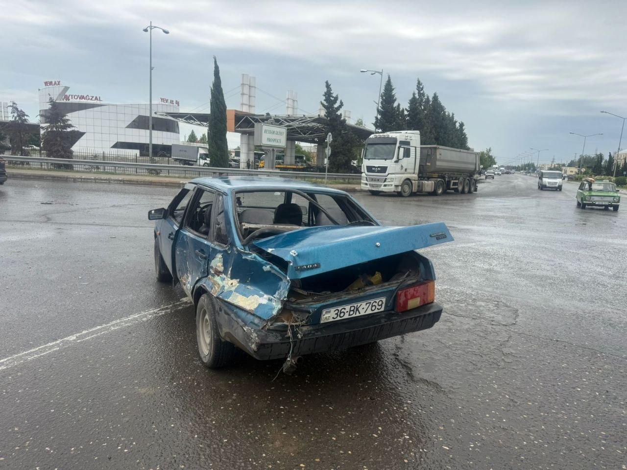 Yevlaxa toya gedənlər qəzaya düşdü - Yaralılar var - FOTO