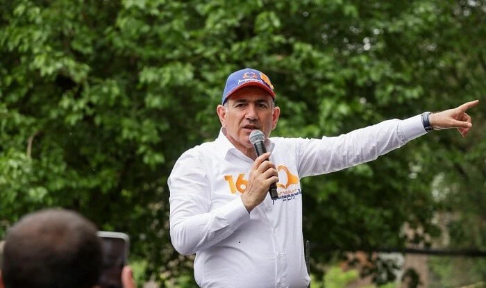 Paşinyan qələbəyə inamla irəliləyir: Bakı ilə sülh sazişi...