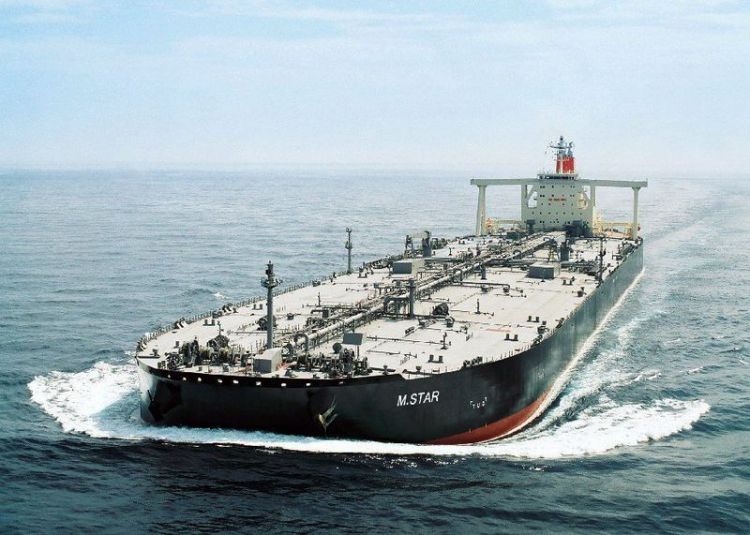 Piratlar Hind okeanında tankeri ələ keçirdi