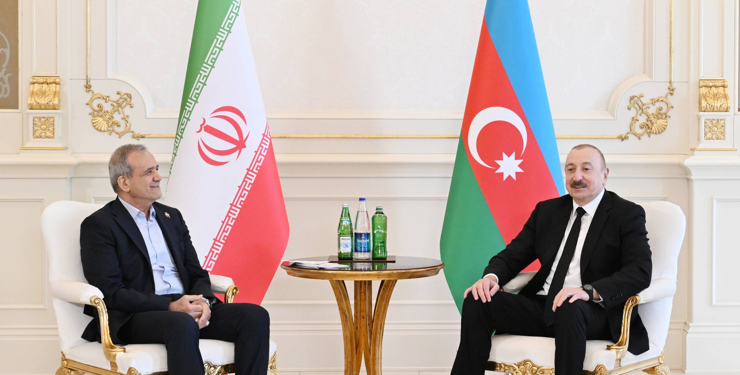 Pezeşkiandan İlham Əliyevə məktub: "Bağlarımız sarsılmazdır!" Pezeşkiandan İlham Əliyevə məktub: "Bağlarımız sarsılmazdır!"
