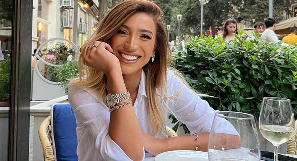 "34 yaşı var, qızları göstərirsən, evlənmək istəmir" "34 yaşı var, qızları göstərirsən, evlənmək istəmir"