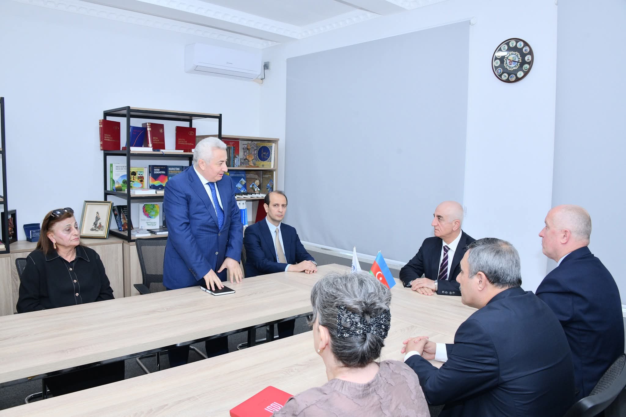 Yeni rektor özünə müşavir təyin etdi - FOTO Yeni rektor özünə müşavir təyin etdi - FOTO