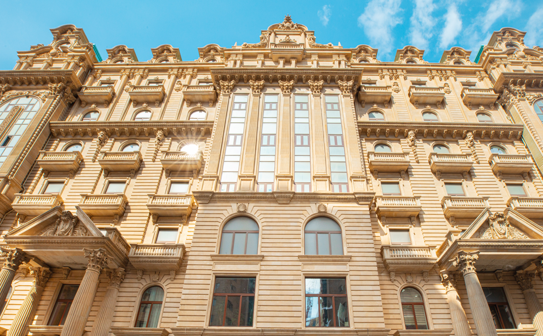 Şəhərin mərkəzində prestijli həyat tərzi təqdim edən &ldquo;Royal Residence&rdquo;