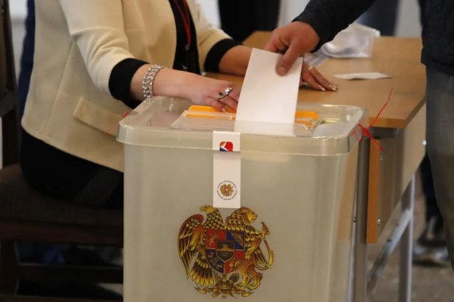 Parlament seçkilərində səsvermə başladı - Paşinyanın partiyası qalib gələcəkmi? Parlament seçkilərində səsvermə başladı - Paşinyanın partiyası qalib gələcəkmi?