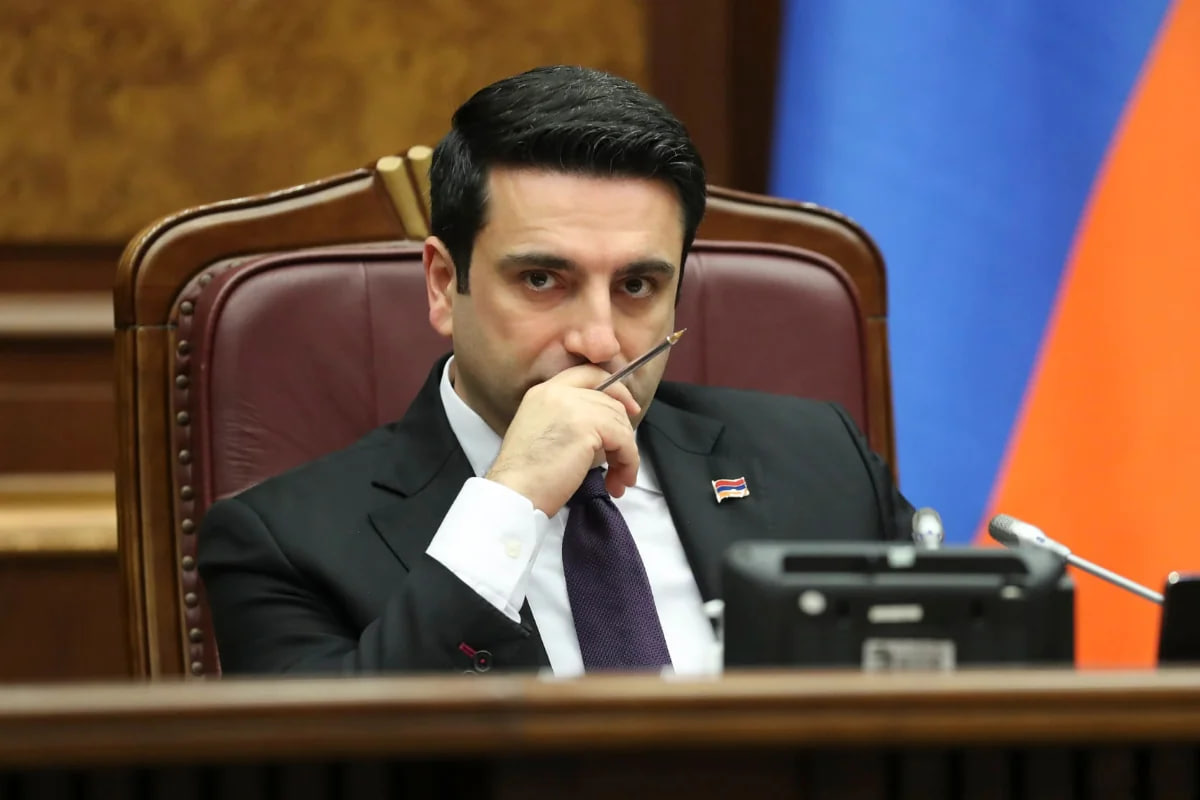 Alen Simonyandan rusiyayönümlü müxalifətə istehza: "Üçbaşlı əjdahanın bir başı kəsildi" &ndash; VİDEO