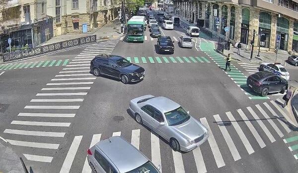 Yeni yol qaydaları qalmaqal yaratdı &ndash; Ekspertin izahı