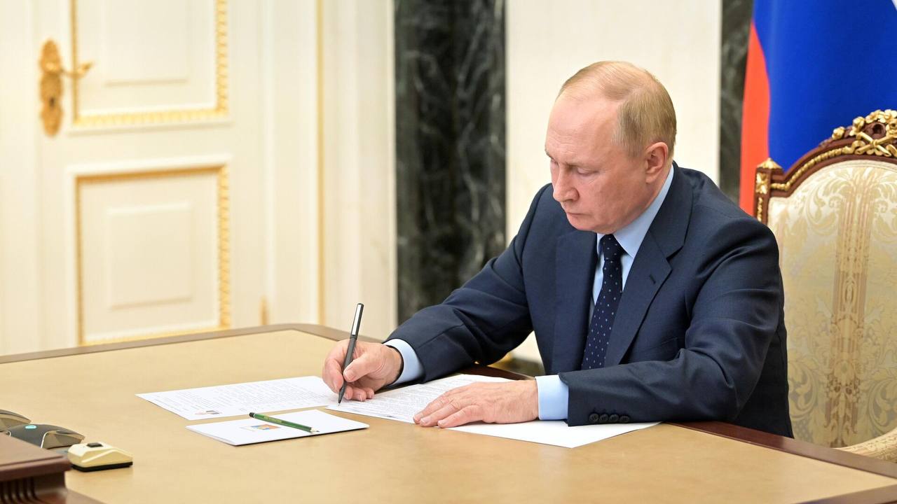 Putin miqrantlarla bağlı qanunu sərtləşdirdi - Saxta arayışlara görə həbs olunacaqlar