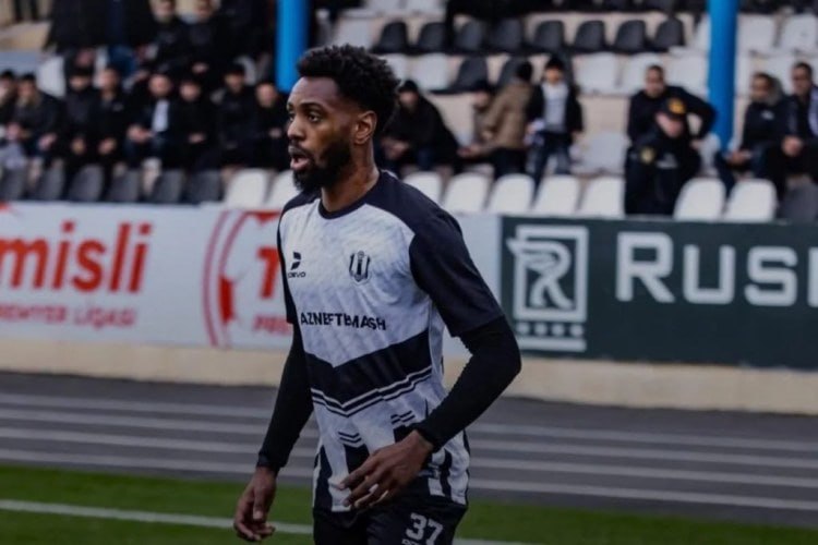 Almaniyalı futbolçu “Karvan-Yevlax”dan ayrıldı Almaniyalı futbolçu “Karvan-Yevlax”dan ayrıldı