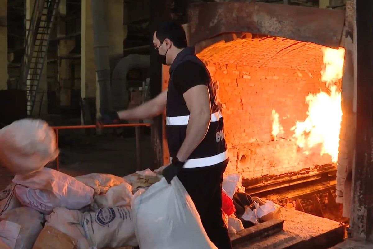 Bakıda 5 ton narkotik vasitə belə yandırıldı - VİDEO