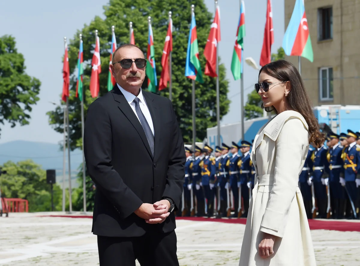 Milli Məclis Prezident və Birinci vitse-prezidenti təbrik edib