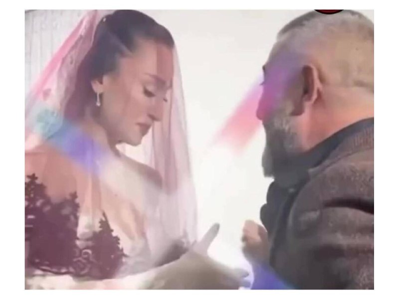 Atasının hədiyyəsi gəlin köçən qızı AĞLATDI - VİDEO