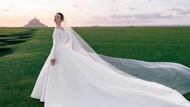 Milyarder və supermodel 1000 illik qadağanı pozdu: Bu məkanda gizli toy