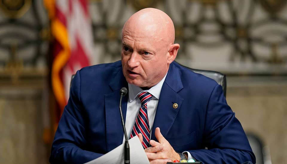 Amerikalı senator: "Tramp administrasiyasından heç kim Ukraynaya getməyib" - VİDEO Amerikalı senator: "Tramp administrasiyasından heç kim Ukraynaya getməyib" - VİDEO