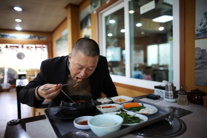 Koreyada it əti bahaşlaşdı: Qiymətlər mal ətini iki dəfə üstələyir