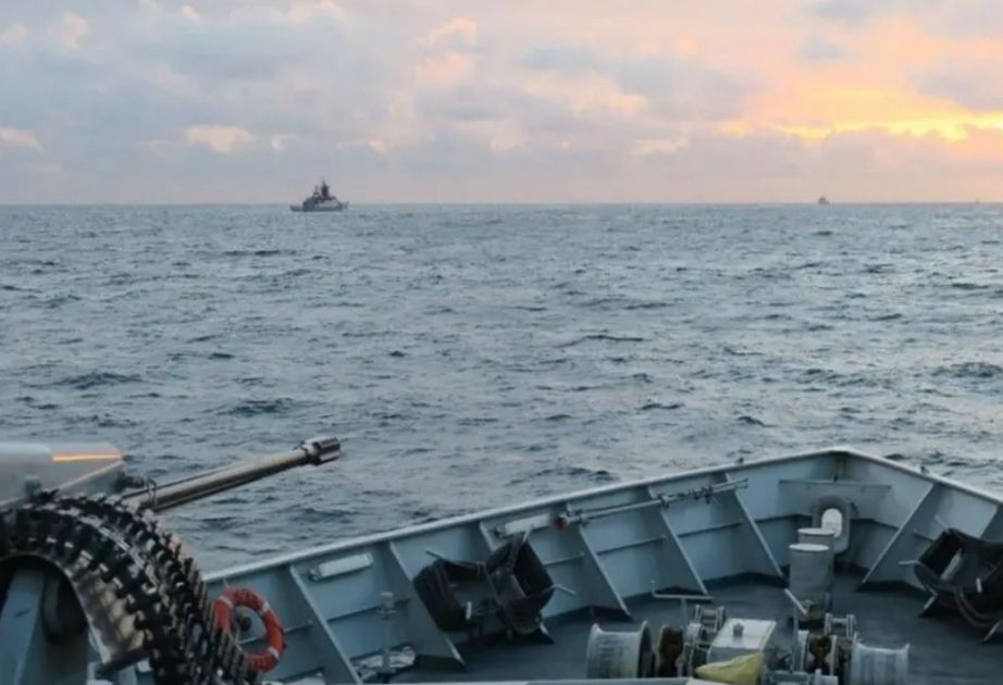 Britaniya ordusu Rusiyanın neft tankerini Manş boğazında saxladı Britaniya ordusu Rusiyanın neft tankerini Manş boğazında saxladı