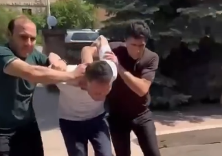 Ermənistanda memorial kompleksə zərər vuran şəxs saxlanıldı - VİDEO