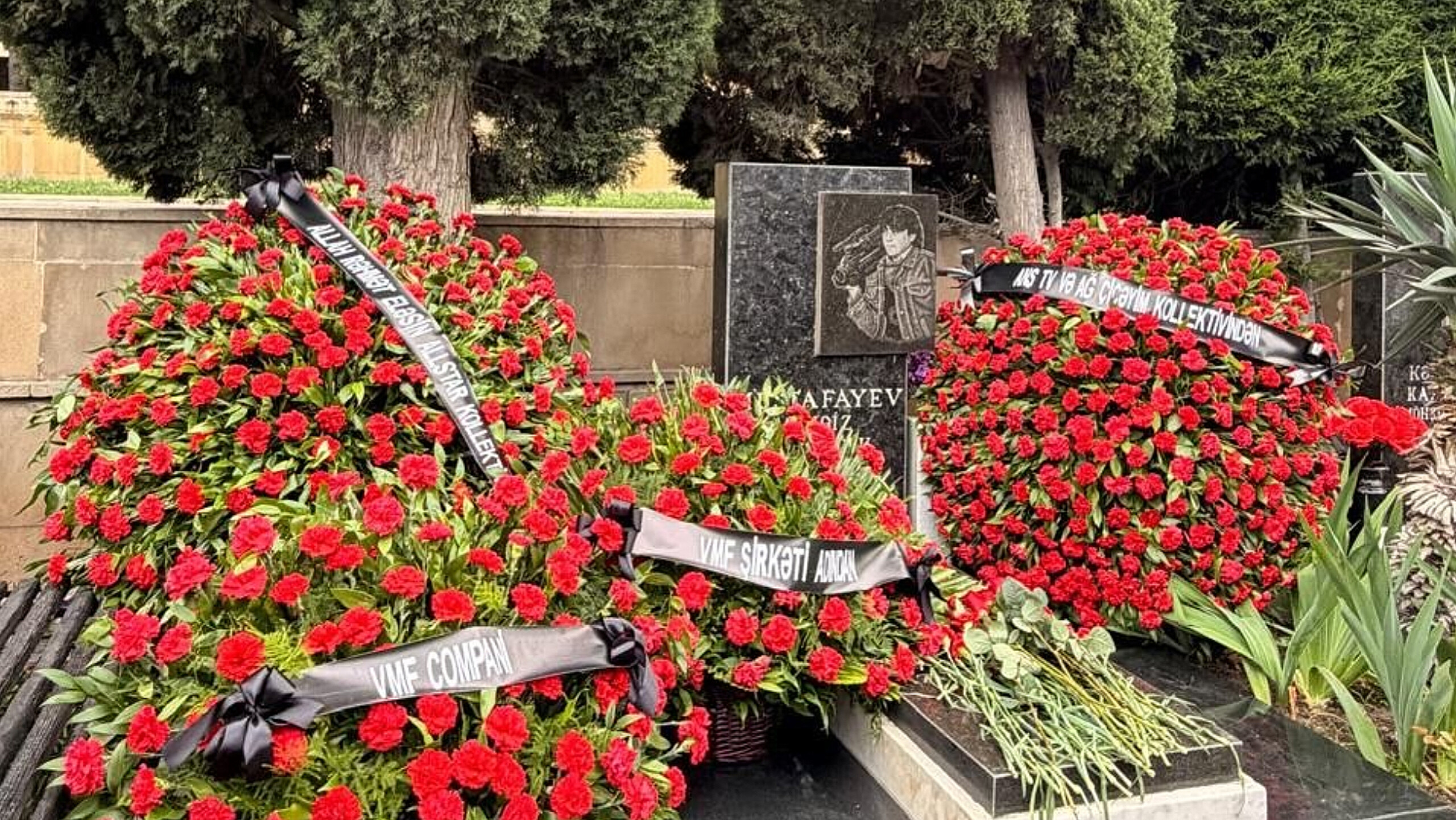 Qardaşları və keçmiş ANS-çilər Çingiz Mustafayevi andılar - FOTOLAR