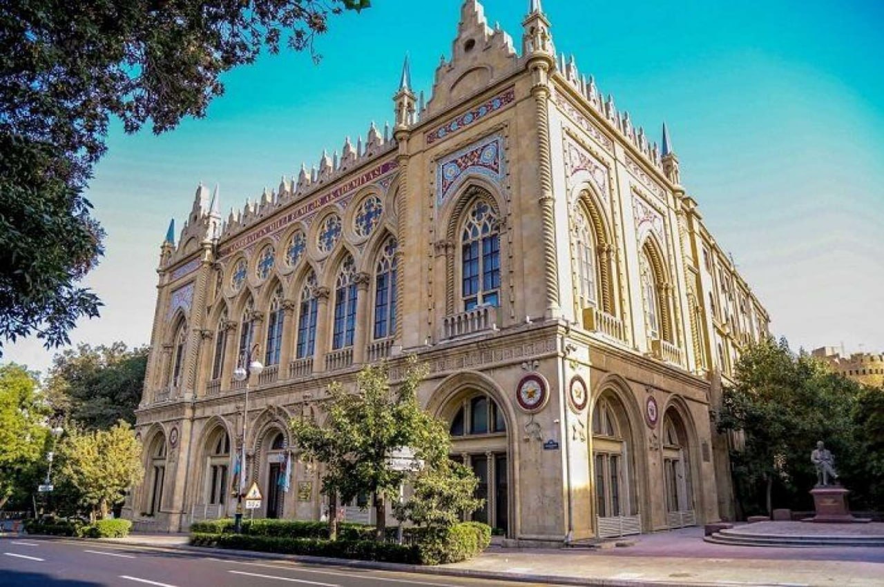 Bakıda bu qurumların iş saatı DƏYİŞDİRİLİR:Payızdan yeni iş rejimi