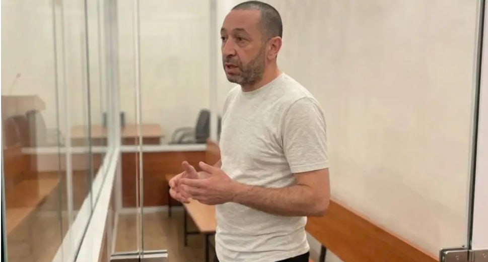 "Arvadım telefona gec cavab verdi deyə onu döydüm"
