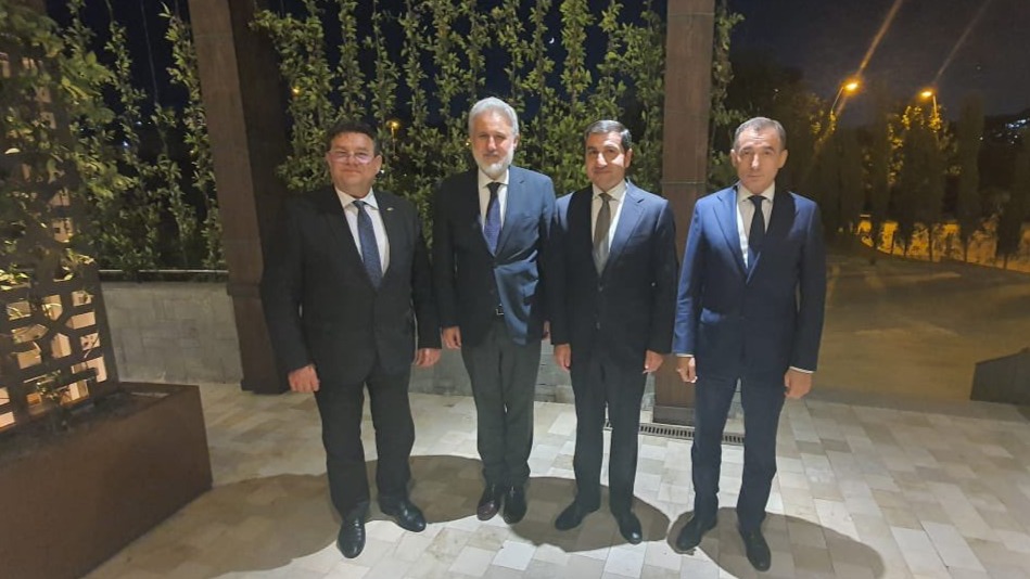 Hikmət Hacıyev rumıniyalı həmkarı ilə görüşdü &ndash; Nələr müzakirə edildi? &ndash; FOTO