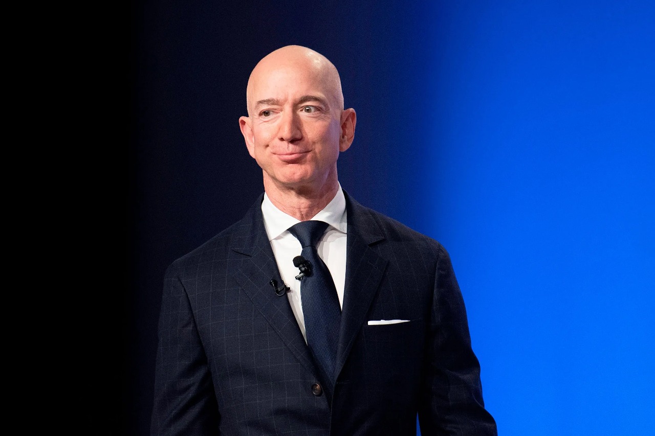 Ceff Bezos "Milyarderlər sığınacağı"nda ən baha malikanə tikdirir - FOTO