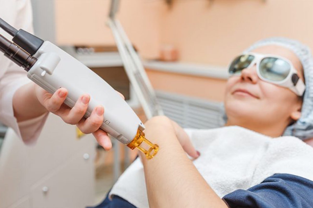 Kosmetoloqlarla dermatoloqlar ÜZ-ÜZƏ - Yayda lazer epilyasiyası olar, ya olmaz?