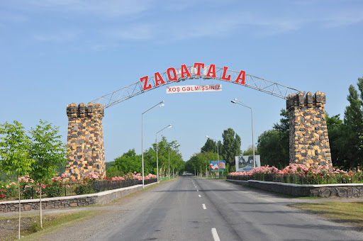 Zaqatalada kişi hovuzu təmir edərkən yandı