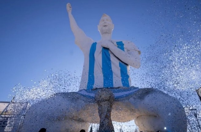 Argentinada Messinin 26 metrlik heykəlinin açılışı oldu - VİDEO