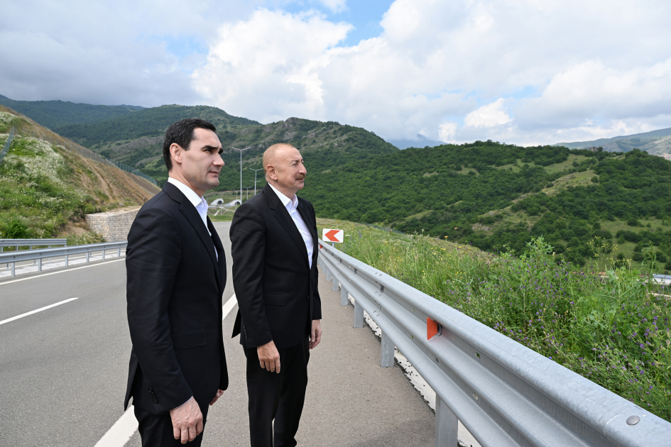 İlham Əliyev və Sərdar Berdiməhəmmədov Daşaltı kəndində - FOTO