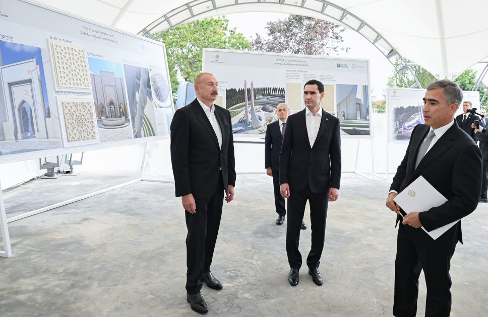 Prezidentlər Şuşa məscidində tikinti işlərinin gedişi ilə tanış oldular &ndash; FOTO
