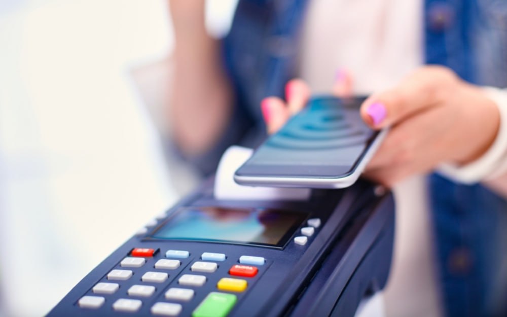 Yeni ödəniş metodları - POS terminallar ləğv olunacaq?