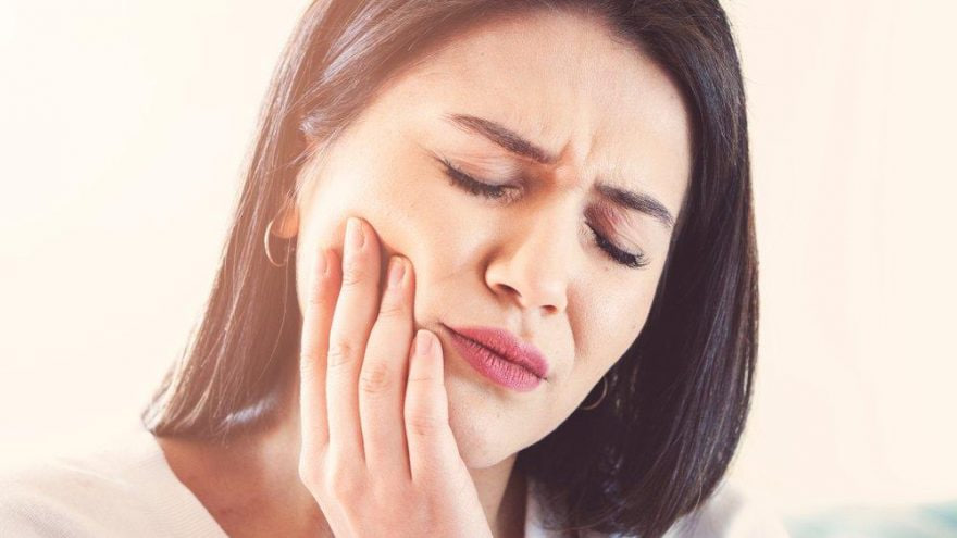 Stressin yaratdığı problem: Diş qıcama nələrə yol aça bilər?