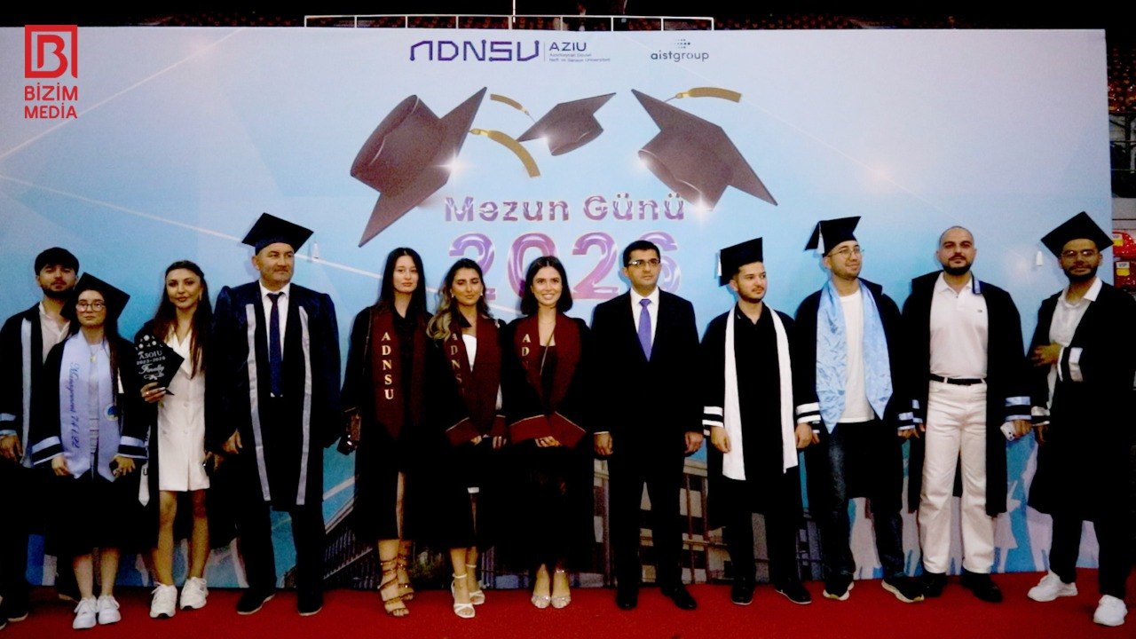 ADNSU-da &ldquo;Məzun Günü&rdquo; - Minlərlə gənc tələbəliklə vidalaşdı &ndash; VİDEO