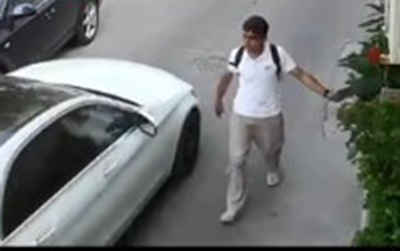 Bakıda telefonunu maşına çırpıb pul tələb edən ŞƏXS SAXLANILDI - VİDEO