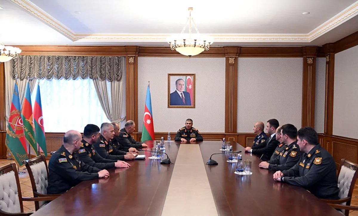Müdafiə naziri yeni generallara rütbələrini təqdim edib&ndash; FOTO