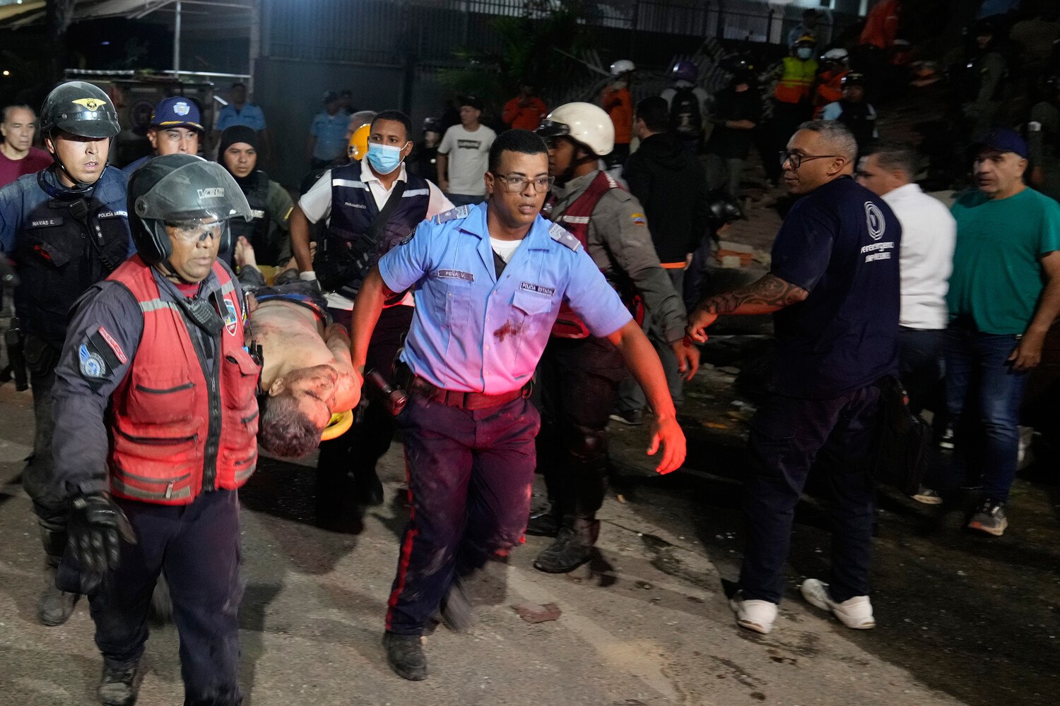 Venesuelada zəlzələ qurbanlarının sayı 920-yə çatdı