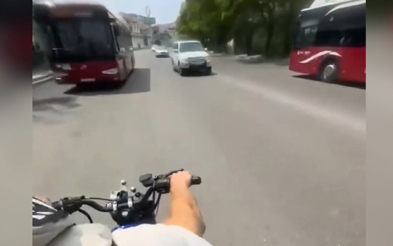 Motosikleti &ldquo;protiv&rdquo; sürüb yolda hamıya təhlükə yaratdı - Araşdırma aparılır &ndash; VİDEO