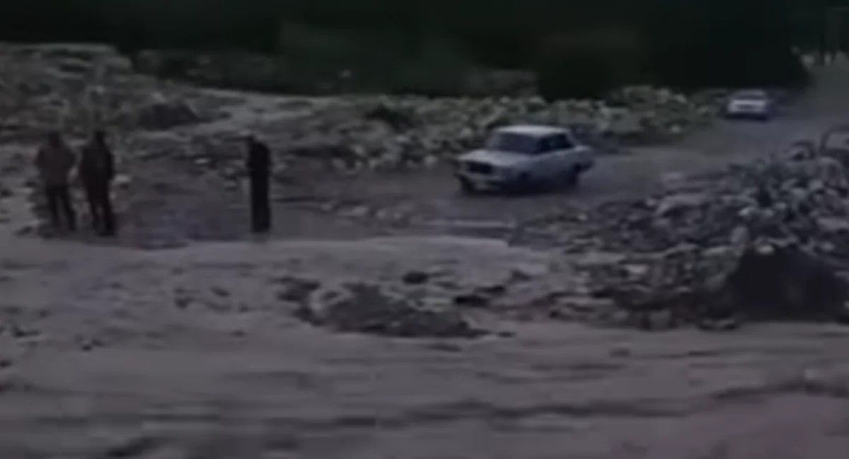 Şamaxıda Ağsu çayı daşdı: Bəzi yollar bağlandı - VİDEO