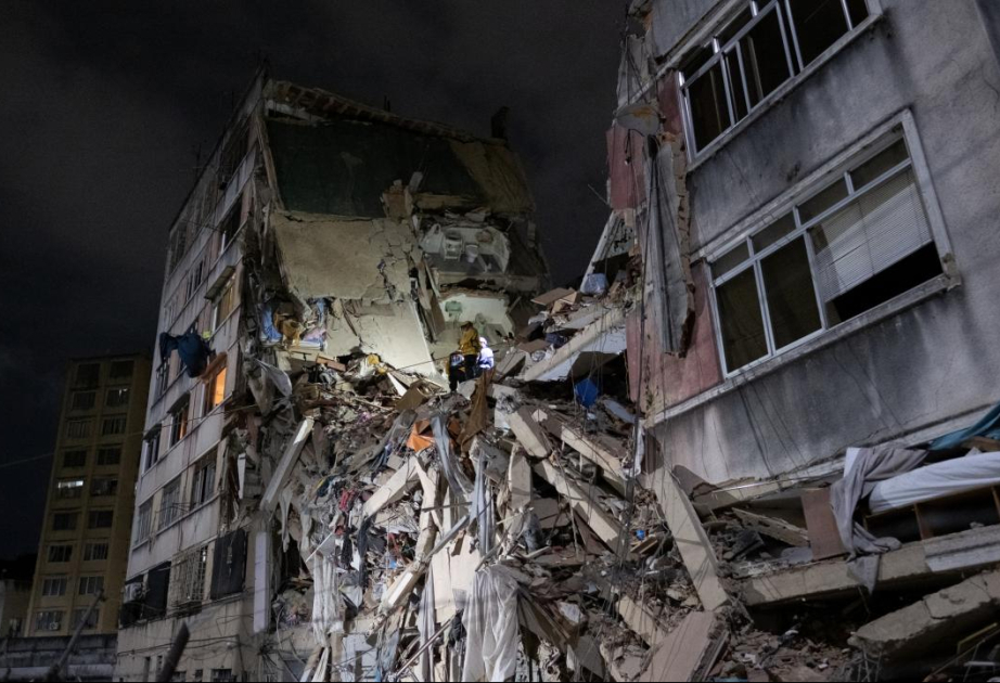 Venesuelada 11 yaşlı uşaq 70 saatdan sonra dağıntılar altından xilas edildi - VİDEO