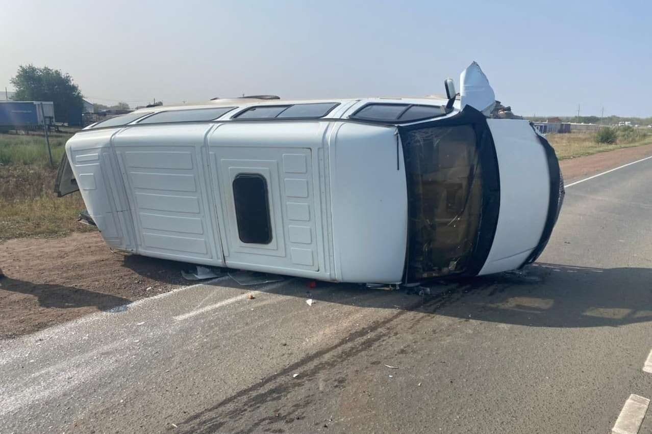 Ağdərədə mikroavtobusla minik avtomobili toqquşdu: Xeyli sayda yaralı var