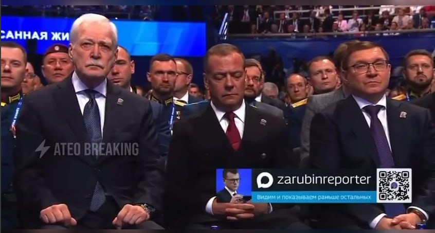 Dmitri Medvedev Putinin çıxışı zamanı yuxuya getdi - VİDEO